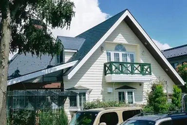 外壁をグリーンから白へ