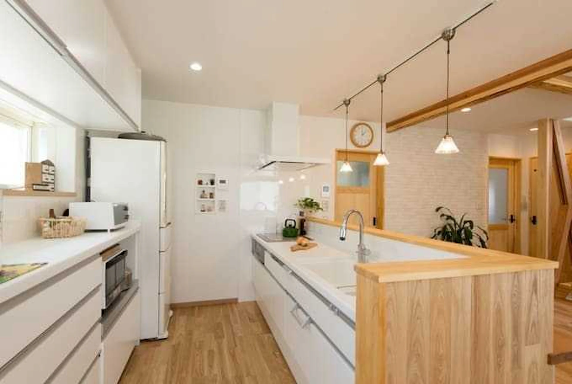 キッチン通路幅は何cmが理想？"広すぎた""狭い"などの体験談まとめ＆失敗しないためのコツ