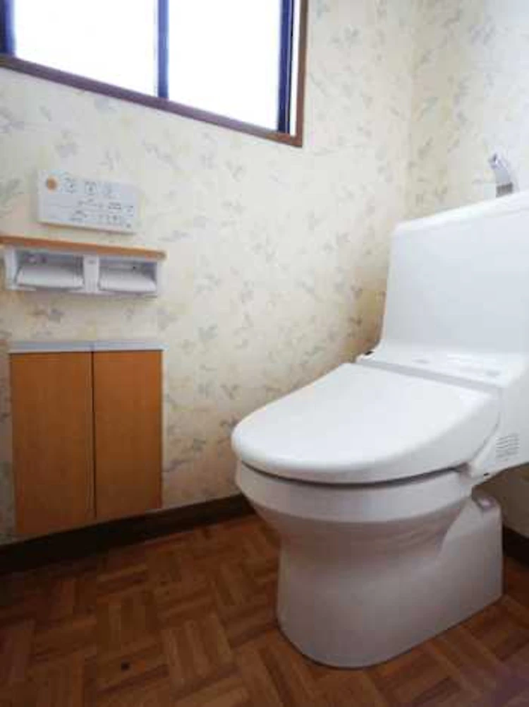 "トイレの壁紙クロスの選び方!張り替え費用・おしゃれな事例まとめ