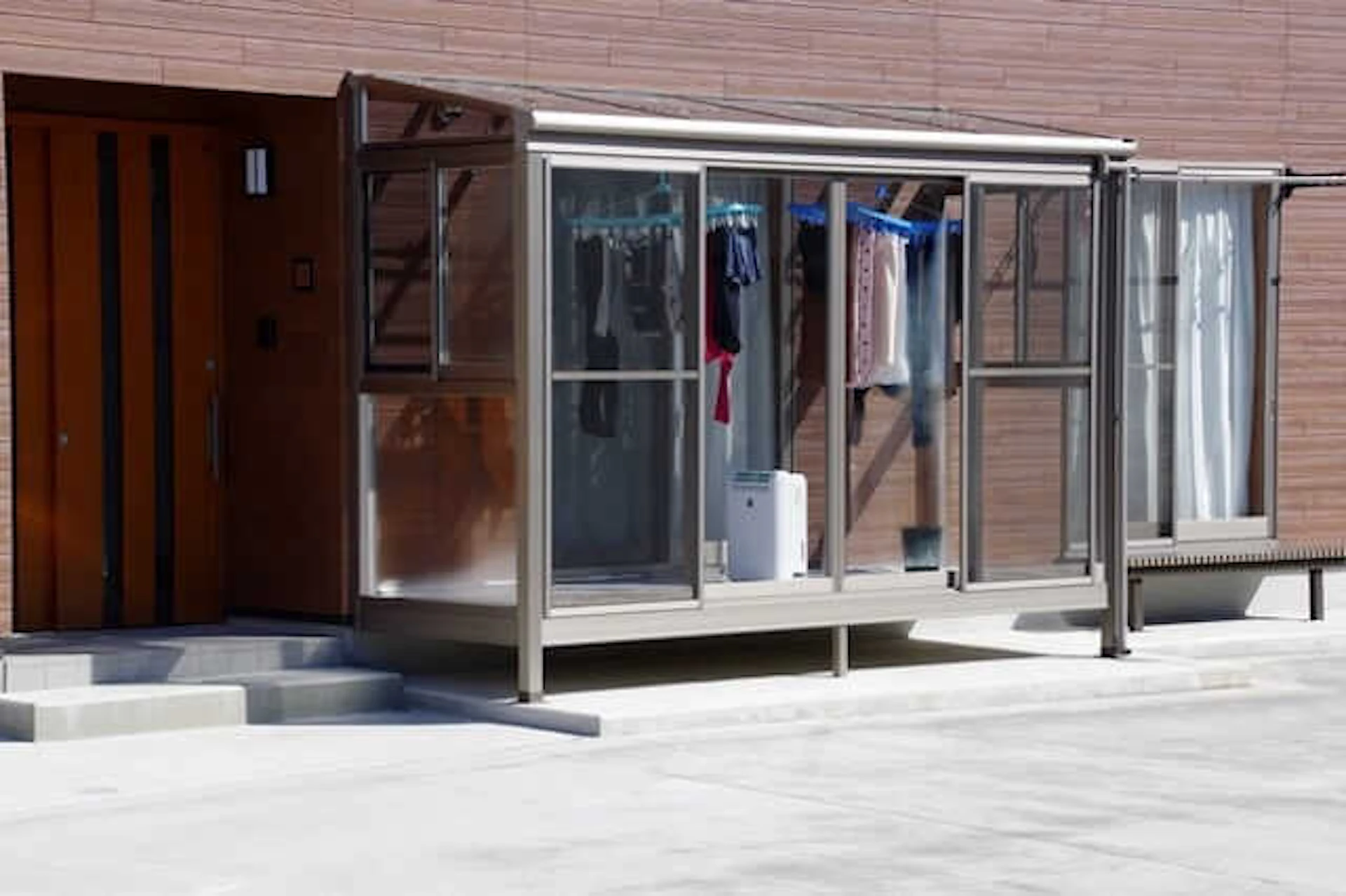 ④テラス屋根やサンルームも、耐雪 or 落雪対応型を