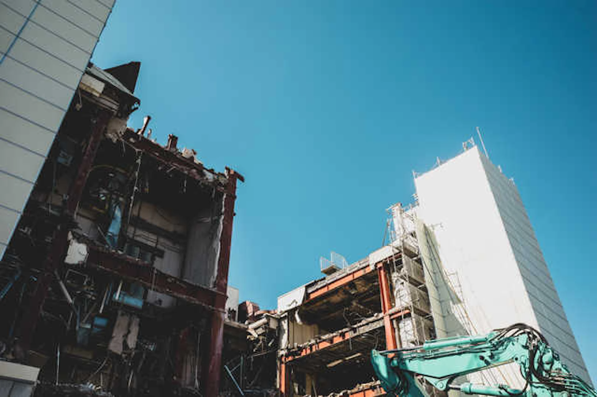 ビルの解体のおおまかな手順