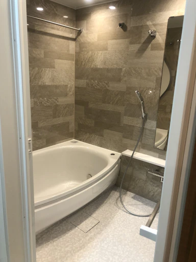 お掃除しやすいユニットバスに交換