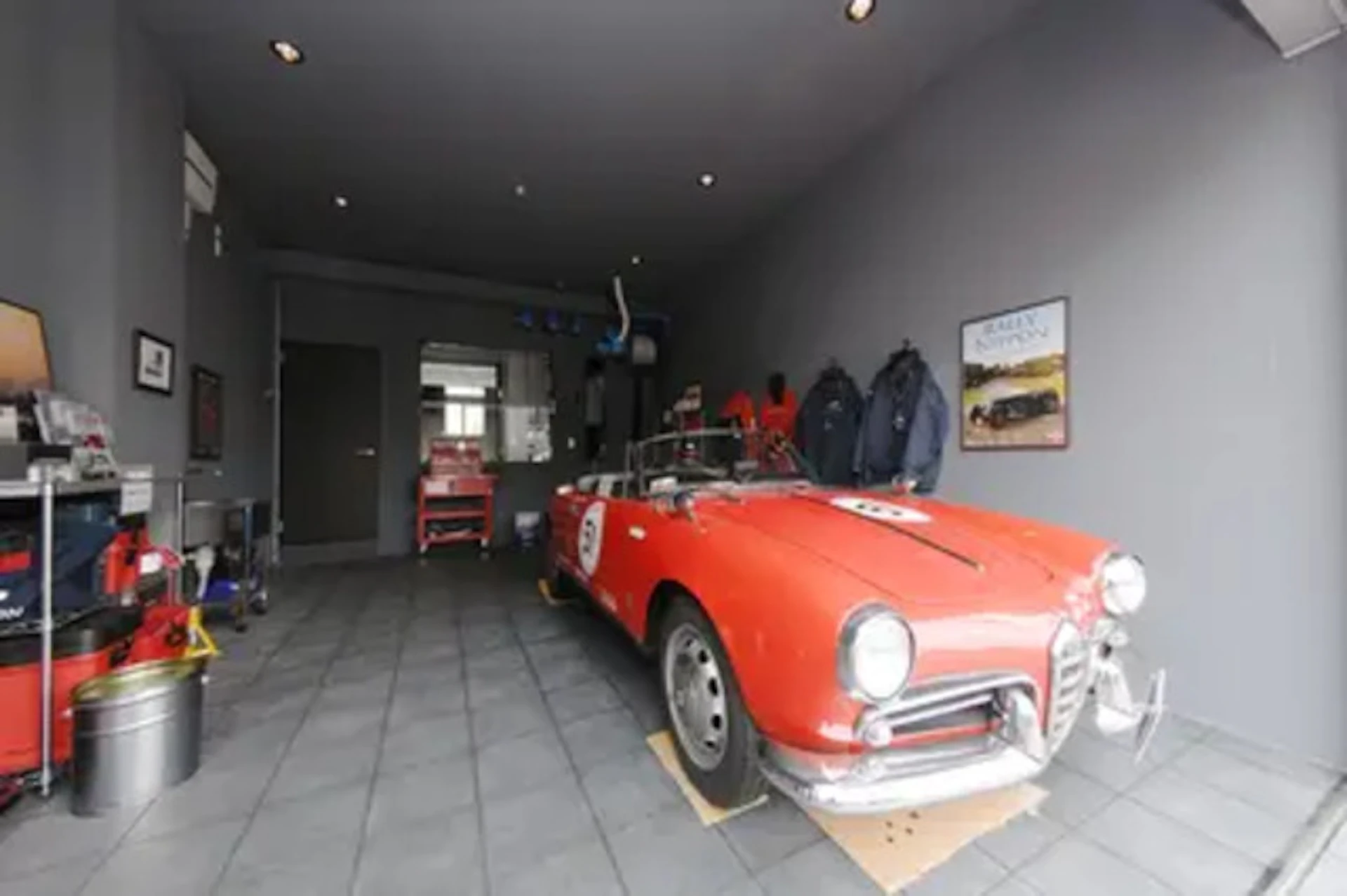 倉庫をガレージへリノベーション