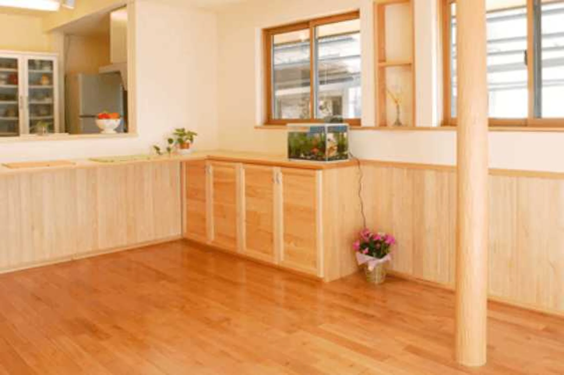 サムネイル：腰壁リフォームの費用相場とは？場所別に価格・ポイントを解説