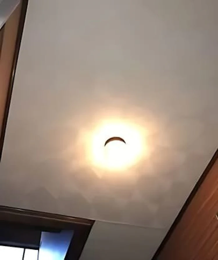 サムネイル:3. 天井