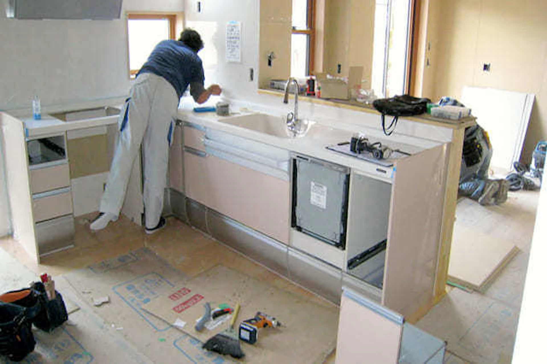 今あるキッチンを移動できる？リフォーム費用や事例・注意点もご紹介！