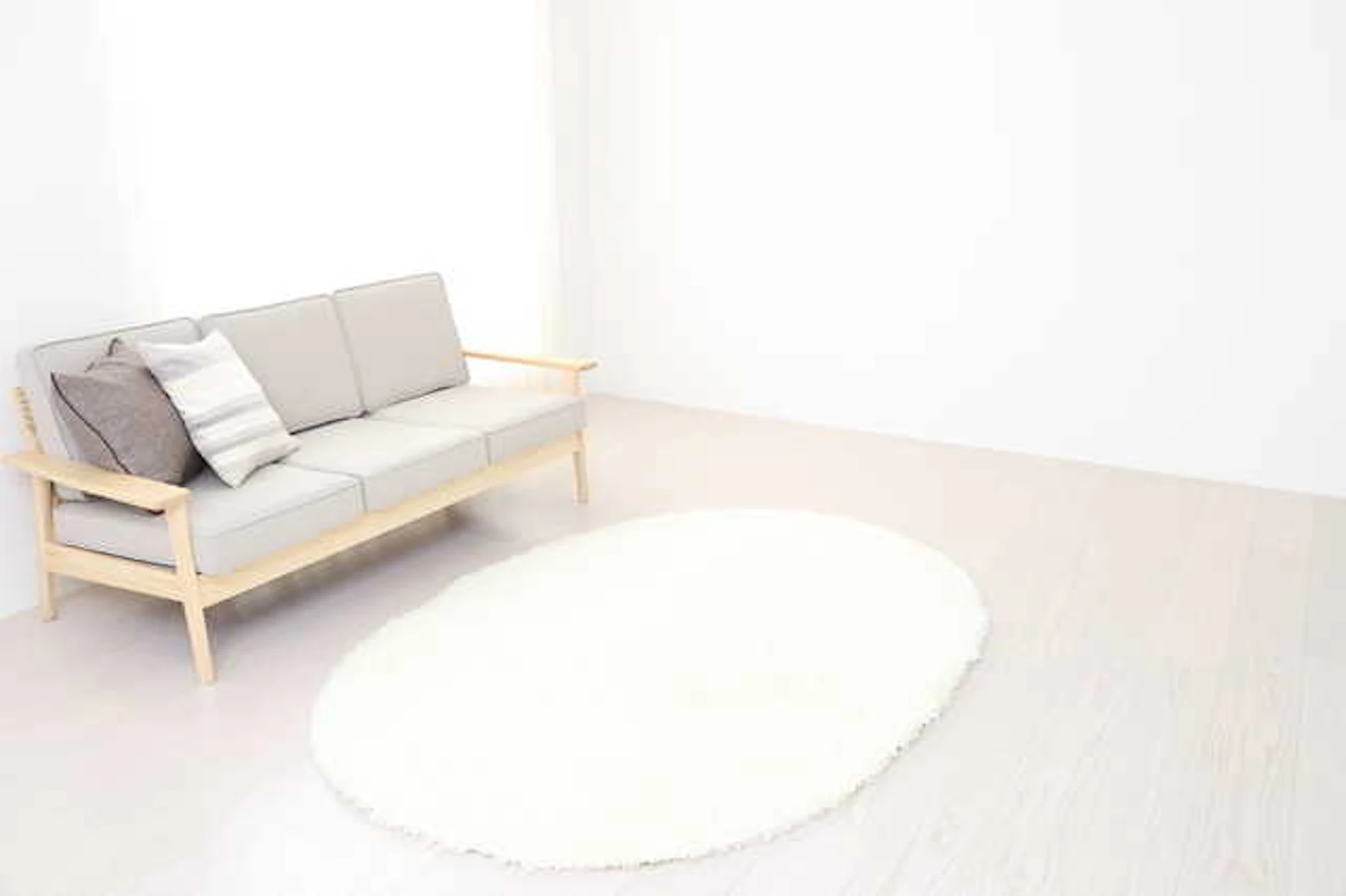 ソファは脚付きを選ぶ