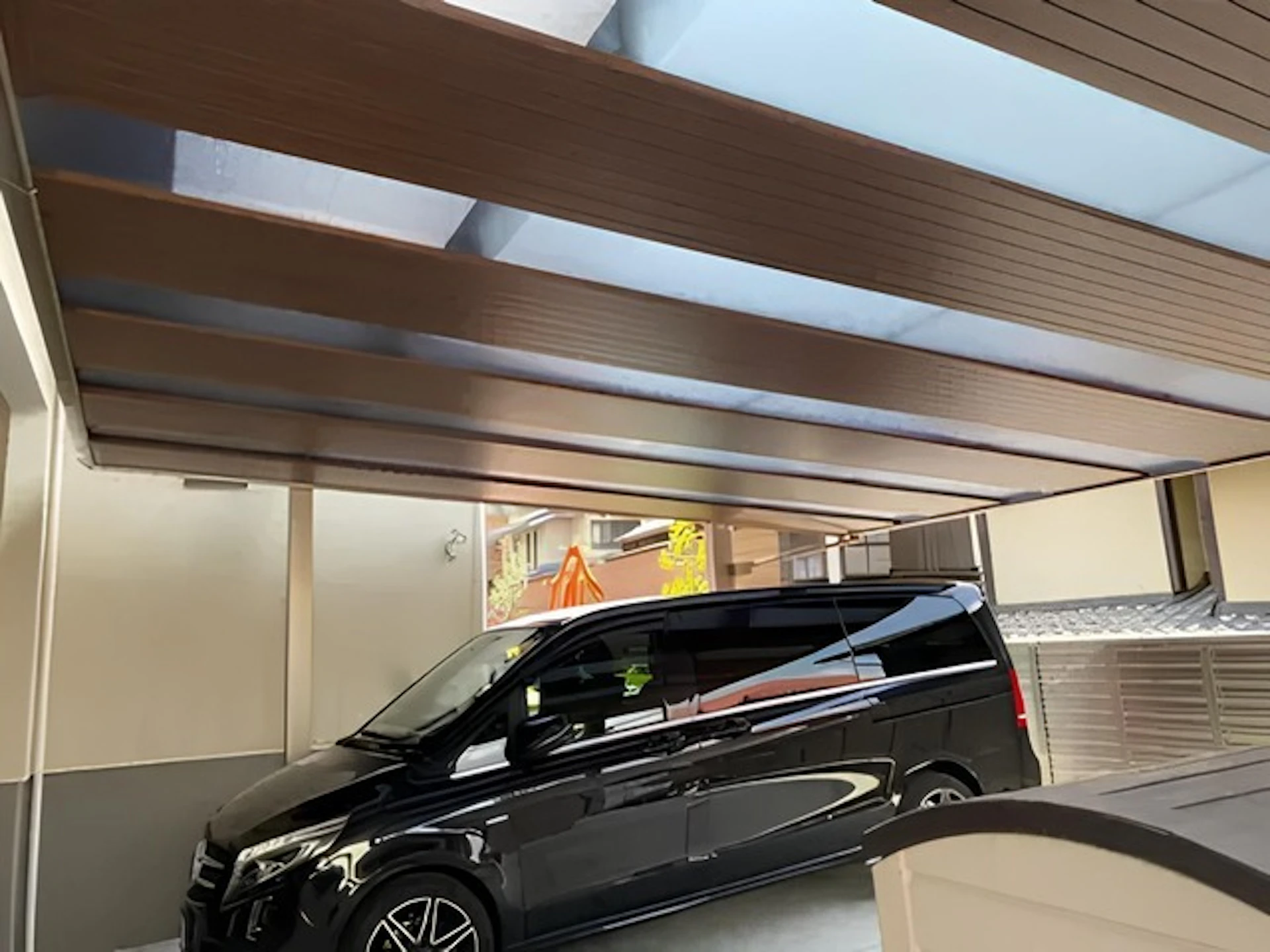 事例4 大きなカーポートを導入し、駐車が楽に