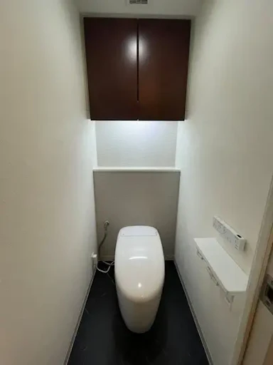 見えない工夫でスタイリッシュな空間へ トイレリフォーム