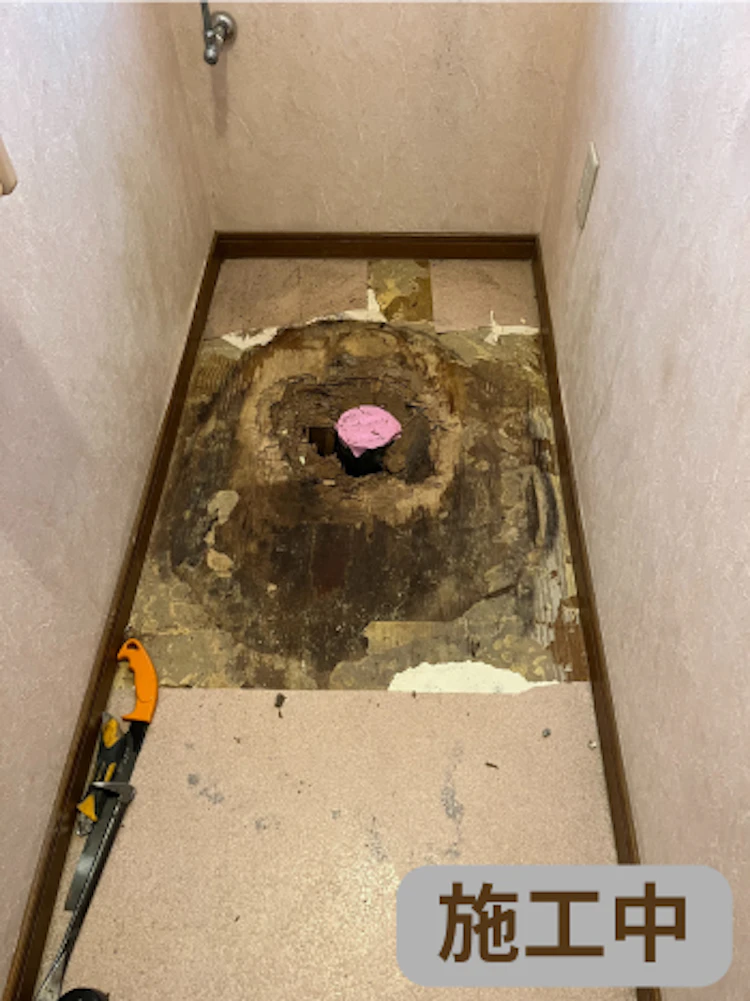 【18万円】ウォシュレット一体形便器へ交換　施工中