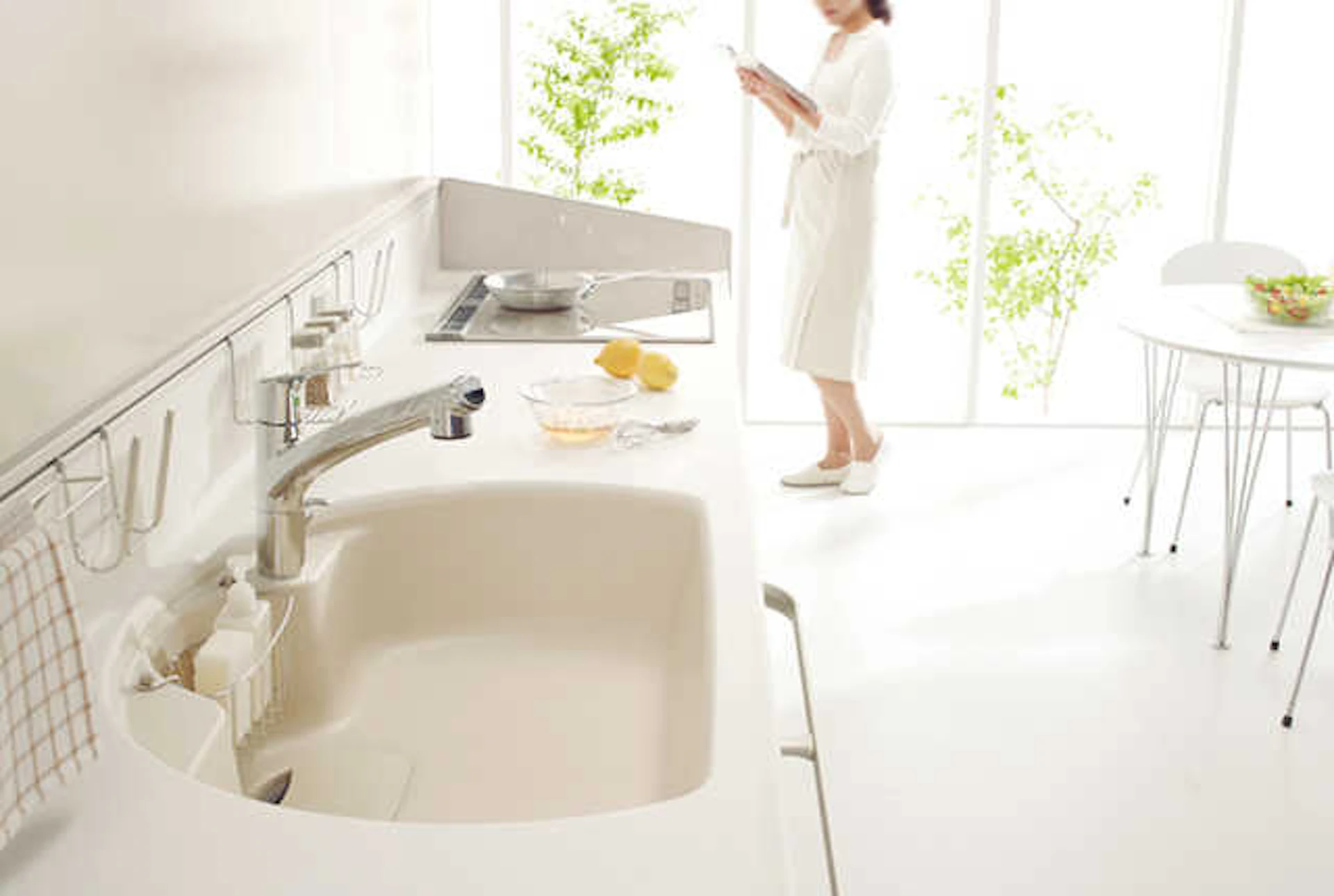 国内初の人造大理石キッチンカウンター