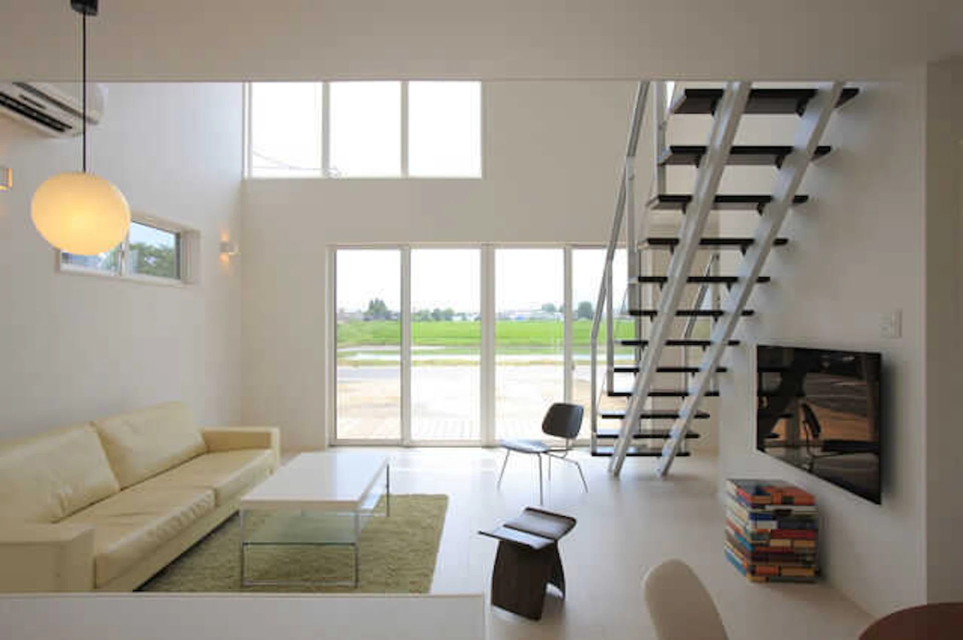 スケルトン階段のリフォーム価格・おすすめメーカー!メリット/デメリット/注意点と実例5選もご紹介