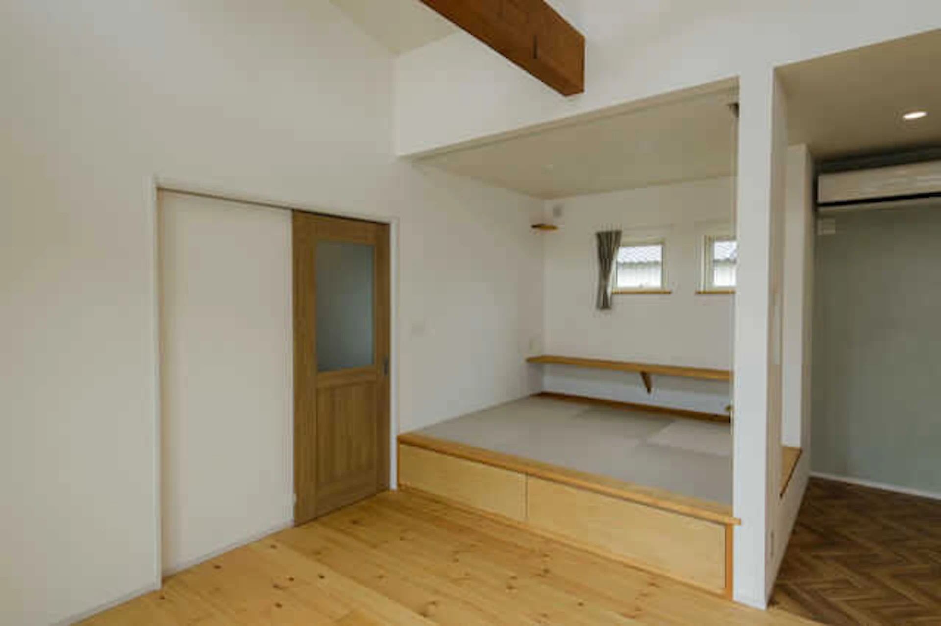 床は吸音/防音性のある素材が最適