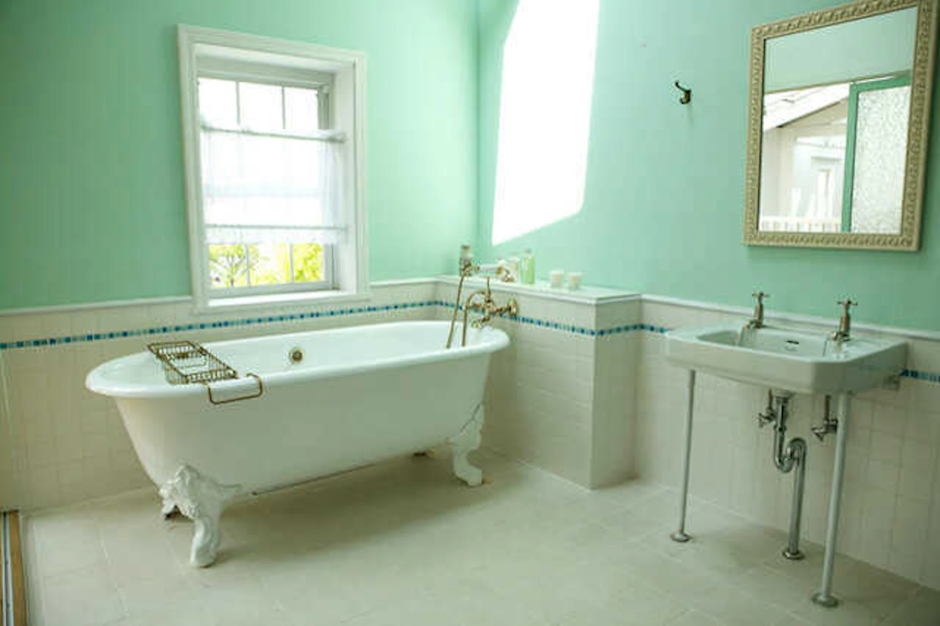 グリーンの壁紙