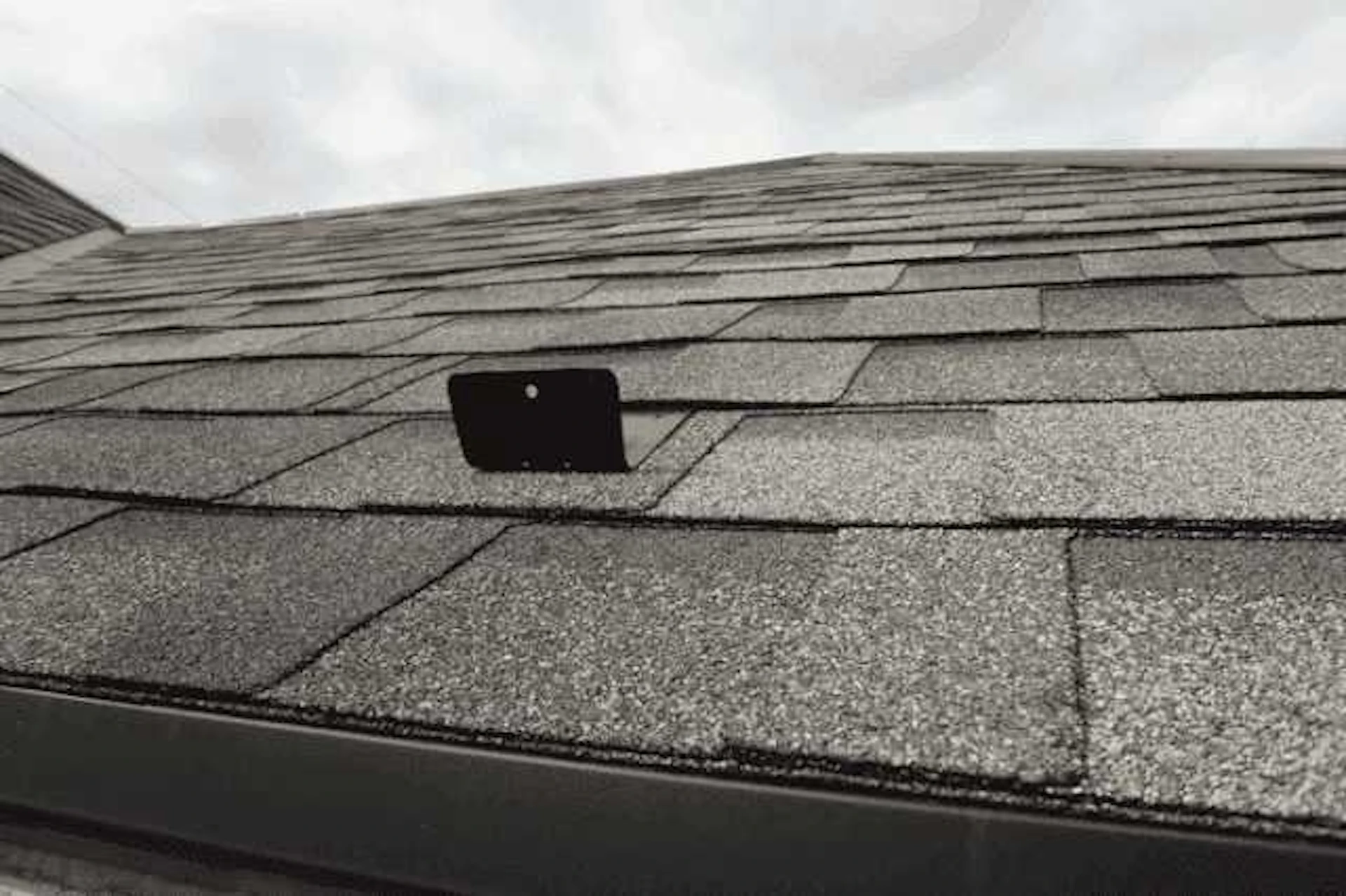 【アスファルトシングルの塗装では「縁切り」も大切】