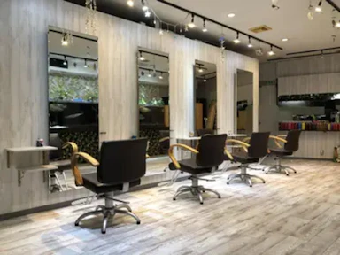 【50万円】明るいおしゃれな内装の美容室へリフォーム