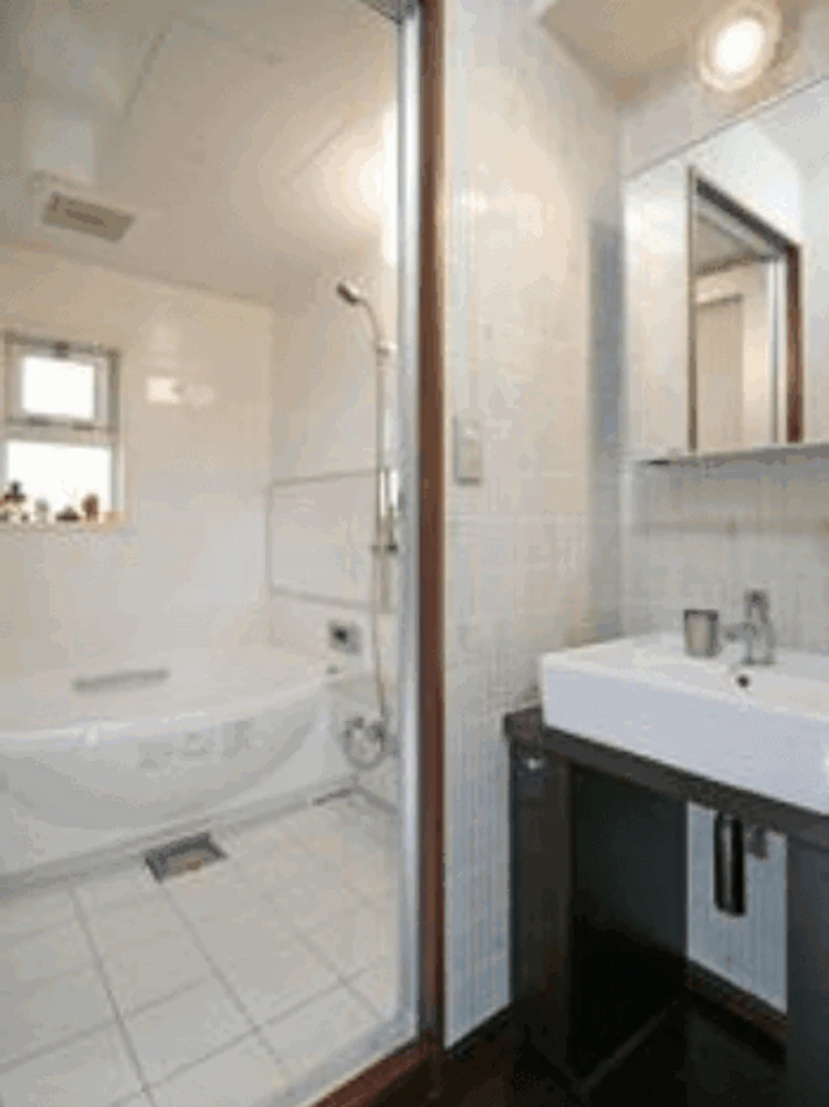 事例5 壁を薄くして、ひと回り大きな浴室を実現