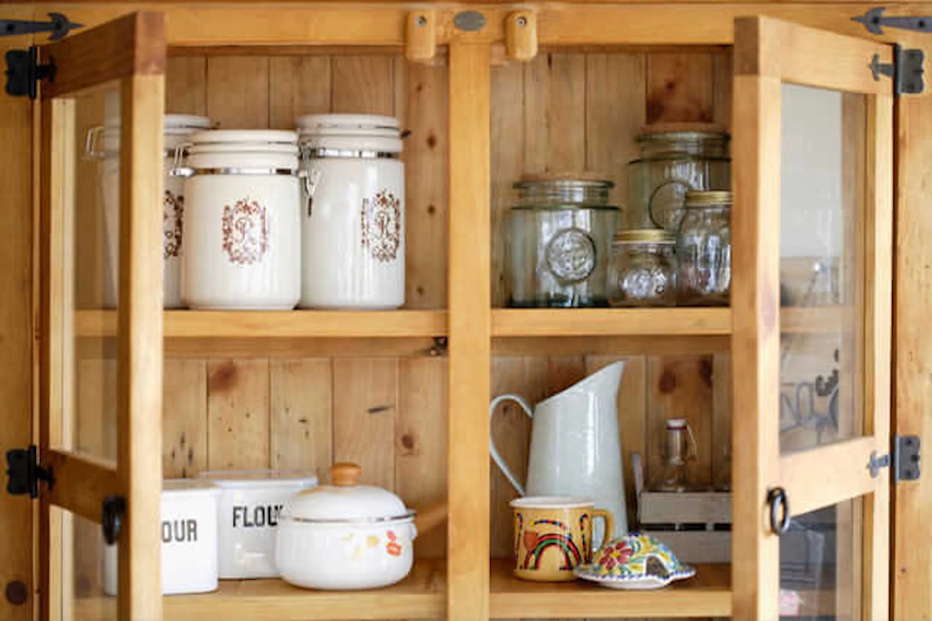 美しく使いやすい食器棚づくりのために守るべき4つのポイントとは？