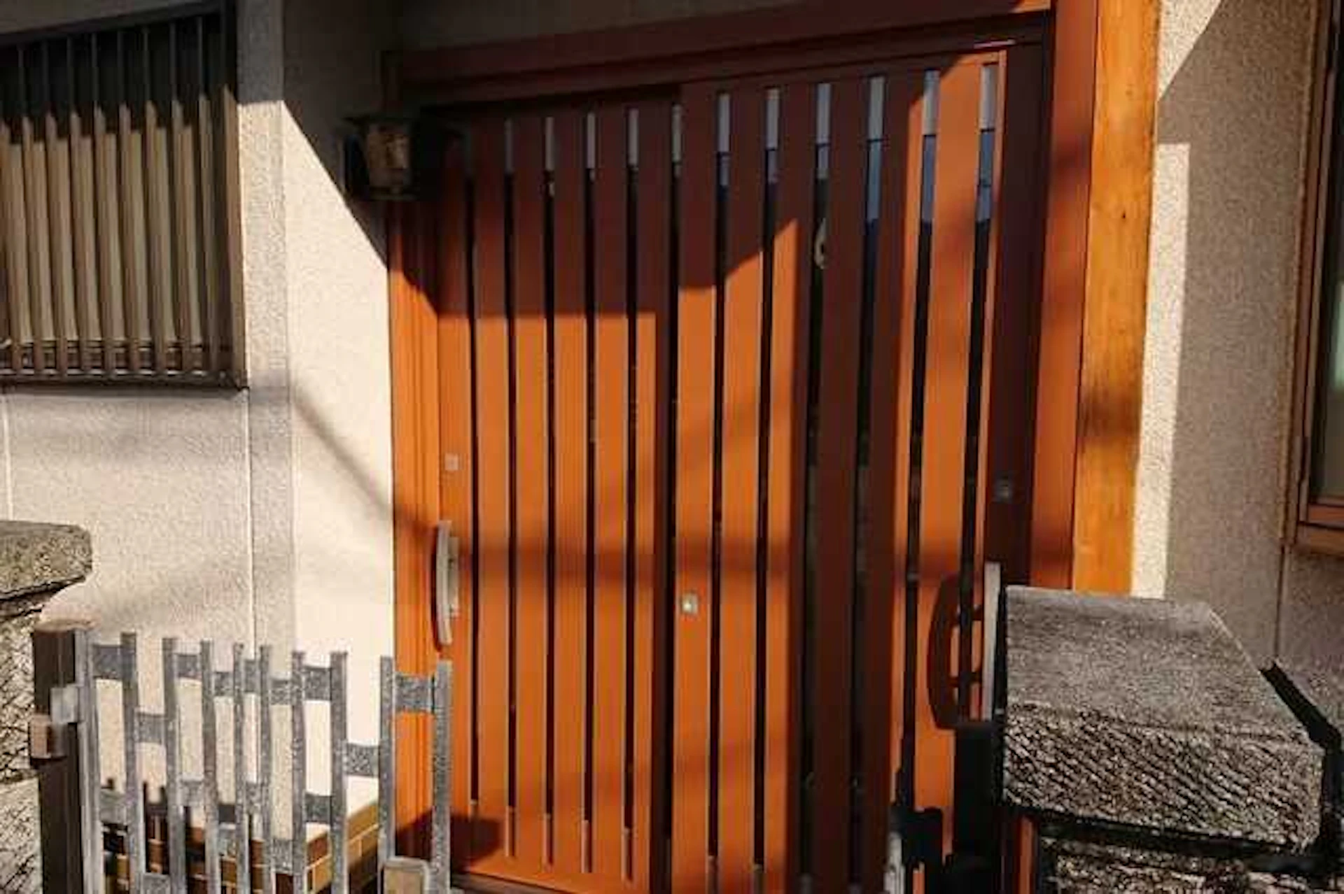 事例3 カバー工法で玄関ドアを交換