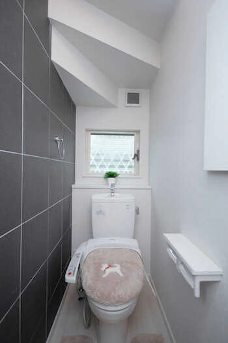 失敗例2 大型便器への交換でトイレが狭くなった