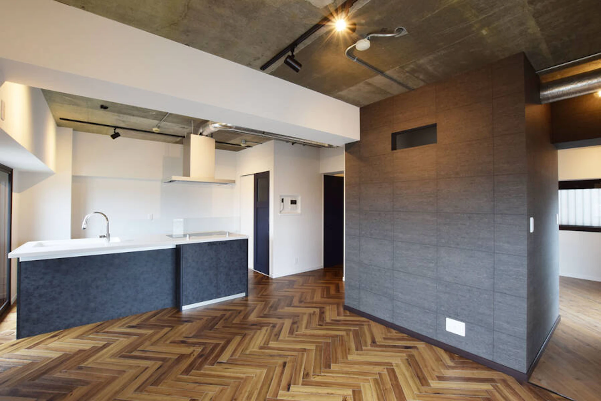 株式会社永大プランニング 「スケルトンリノベーションで、上質な空間へ。」