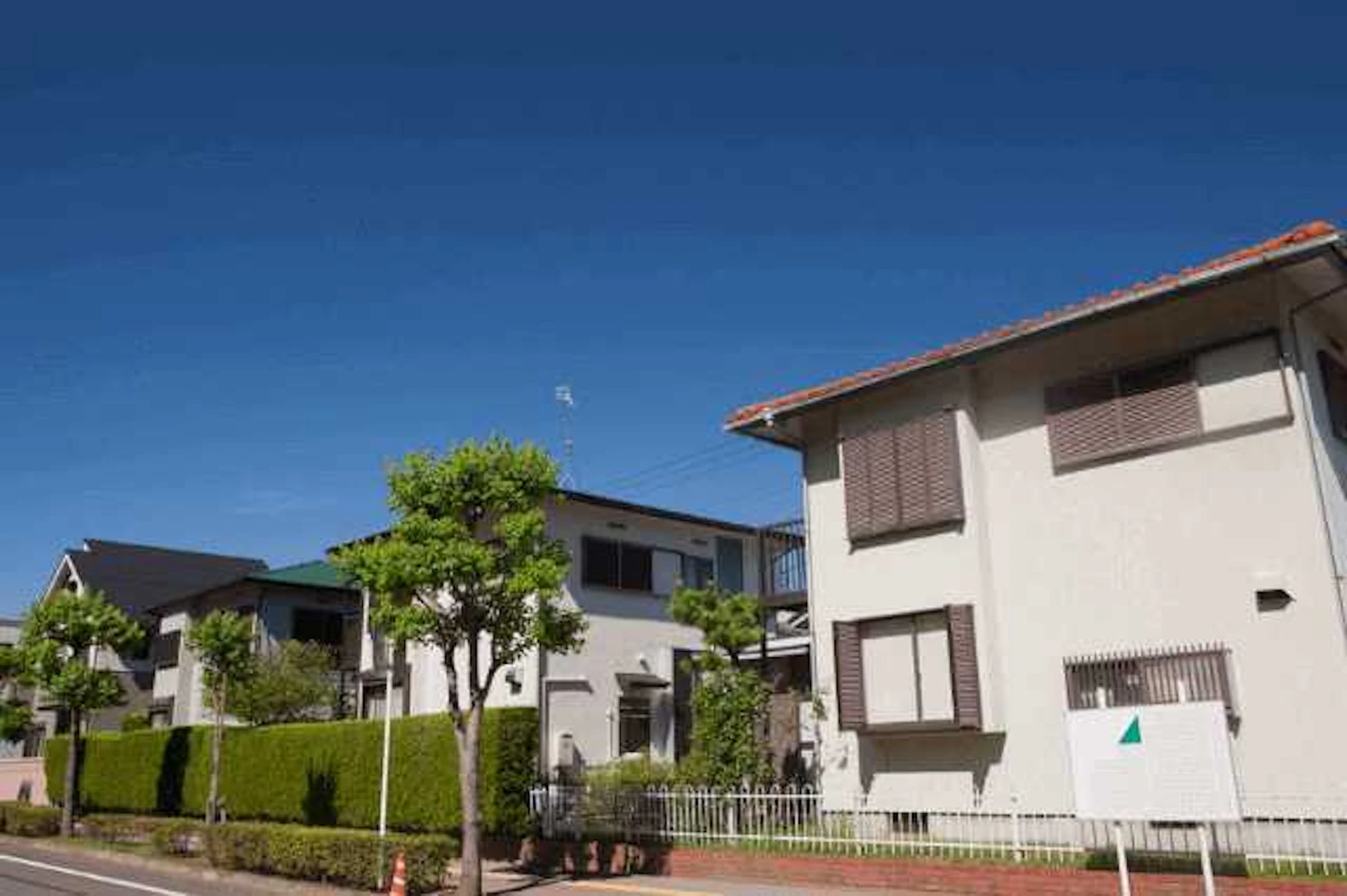 一戸建てが並ぶ住宅街