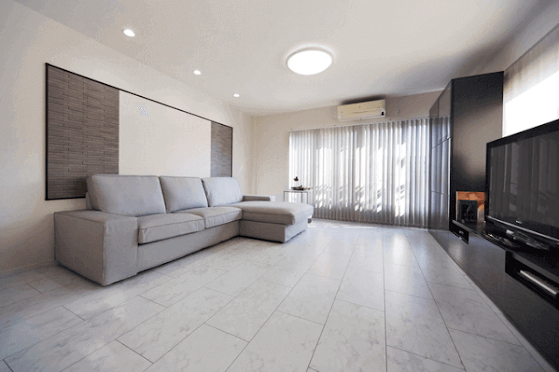 事例9 リノベーションで、シンプルモダンで落ち着く空間へ