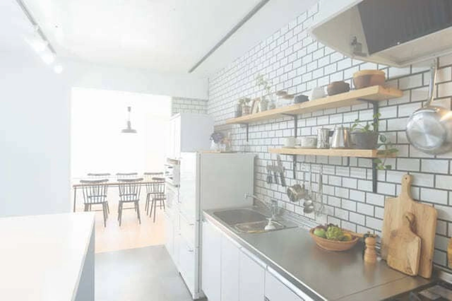 キッチンの床をタイルにリフォームする4つのデメリット