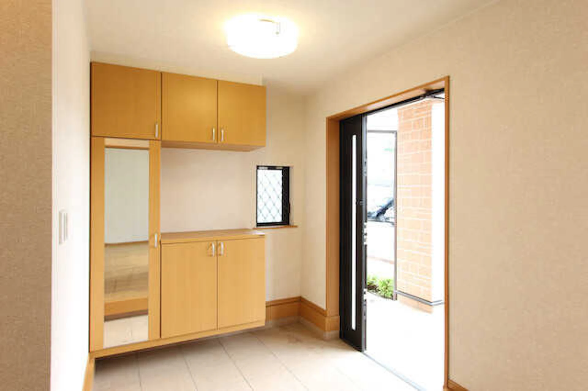 花粉症の方は必見！花粉症対策万全の部屋にするリフォームは網戸交換だけじゃない！