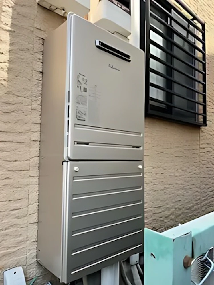 事例2: 故障した給湯器を一新!