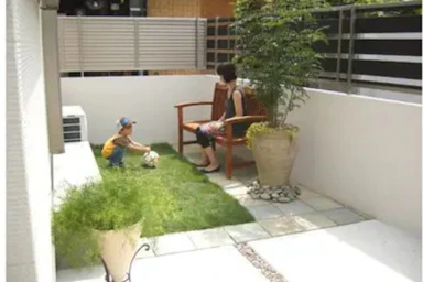 子供と過ごす小さなプライベート公園