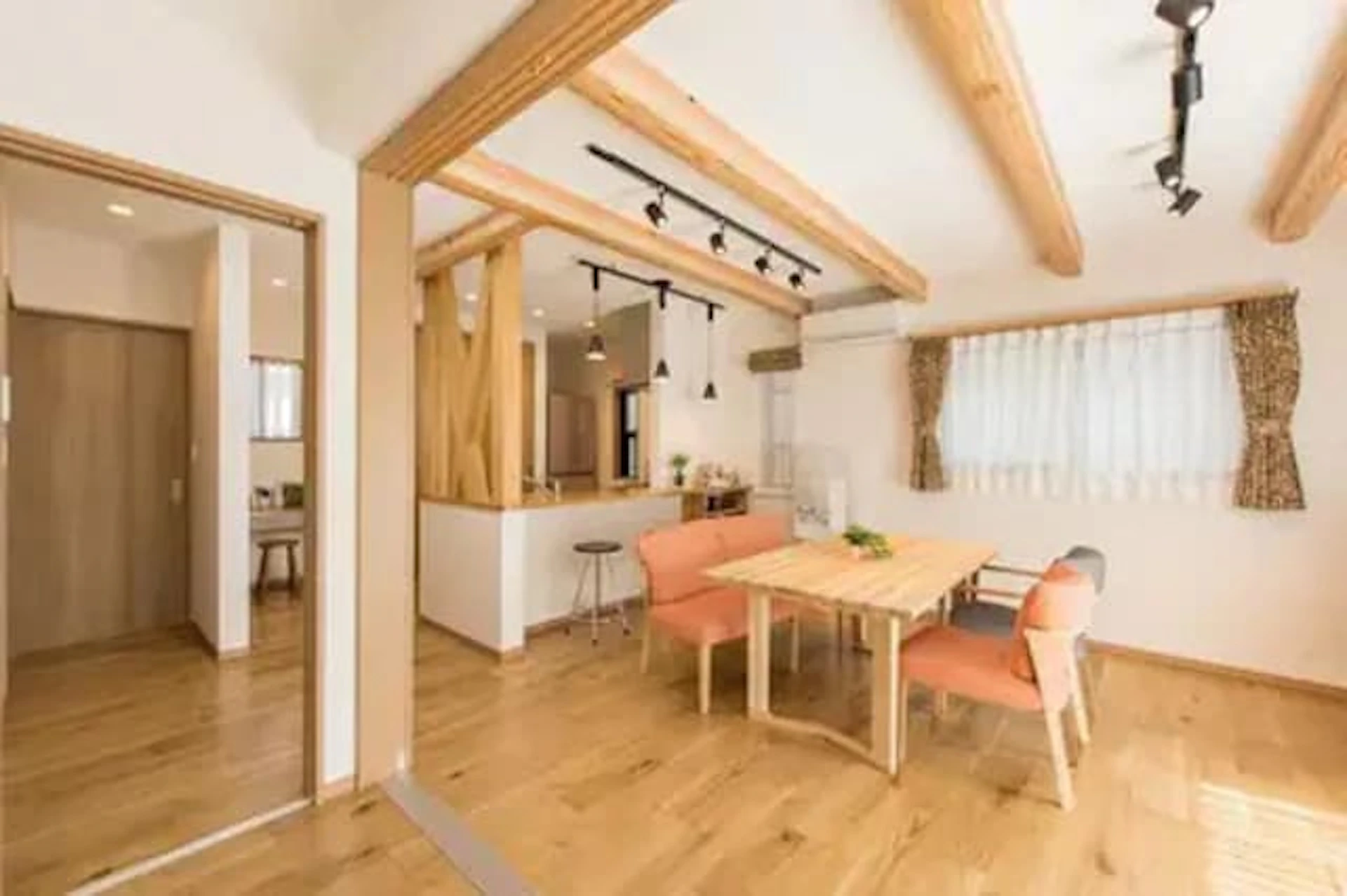 北欧風ナチュラルリビングがある家にリフォーム