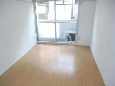 フローリング貼り換えで部屋を明るく