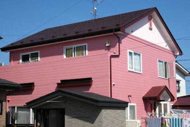 鮮やかなピンク色