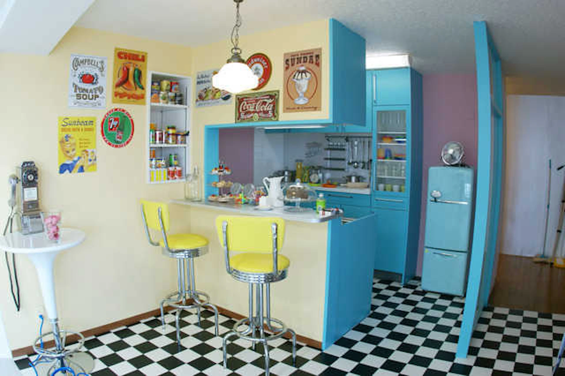 ダイナー風のキッチン