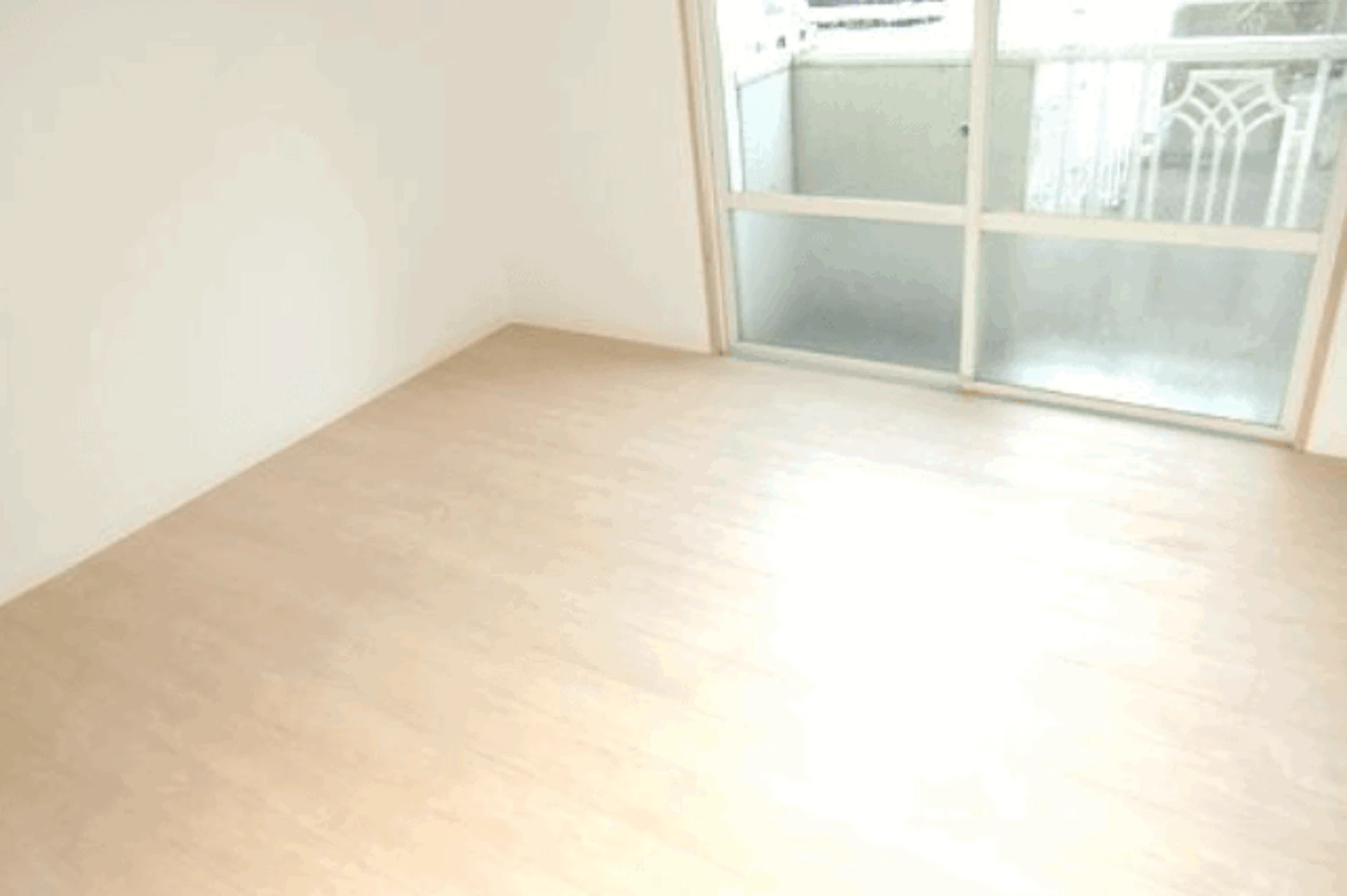 事例2 フローリング・クロス張り替え