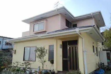 ユニークな配色の外壁リフォーム