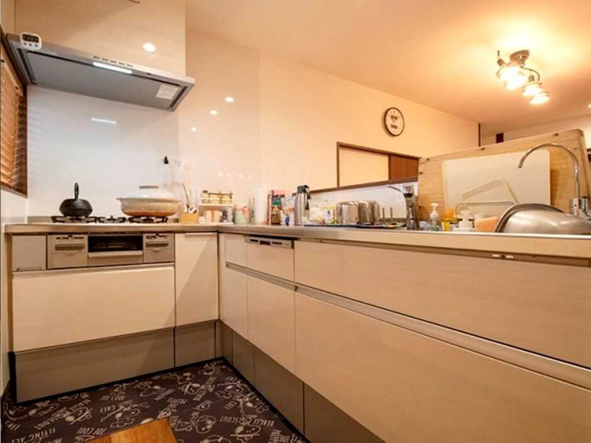 コの字型キッチンの特徴とは？