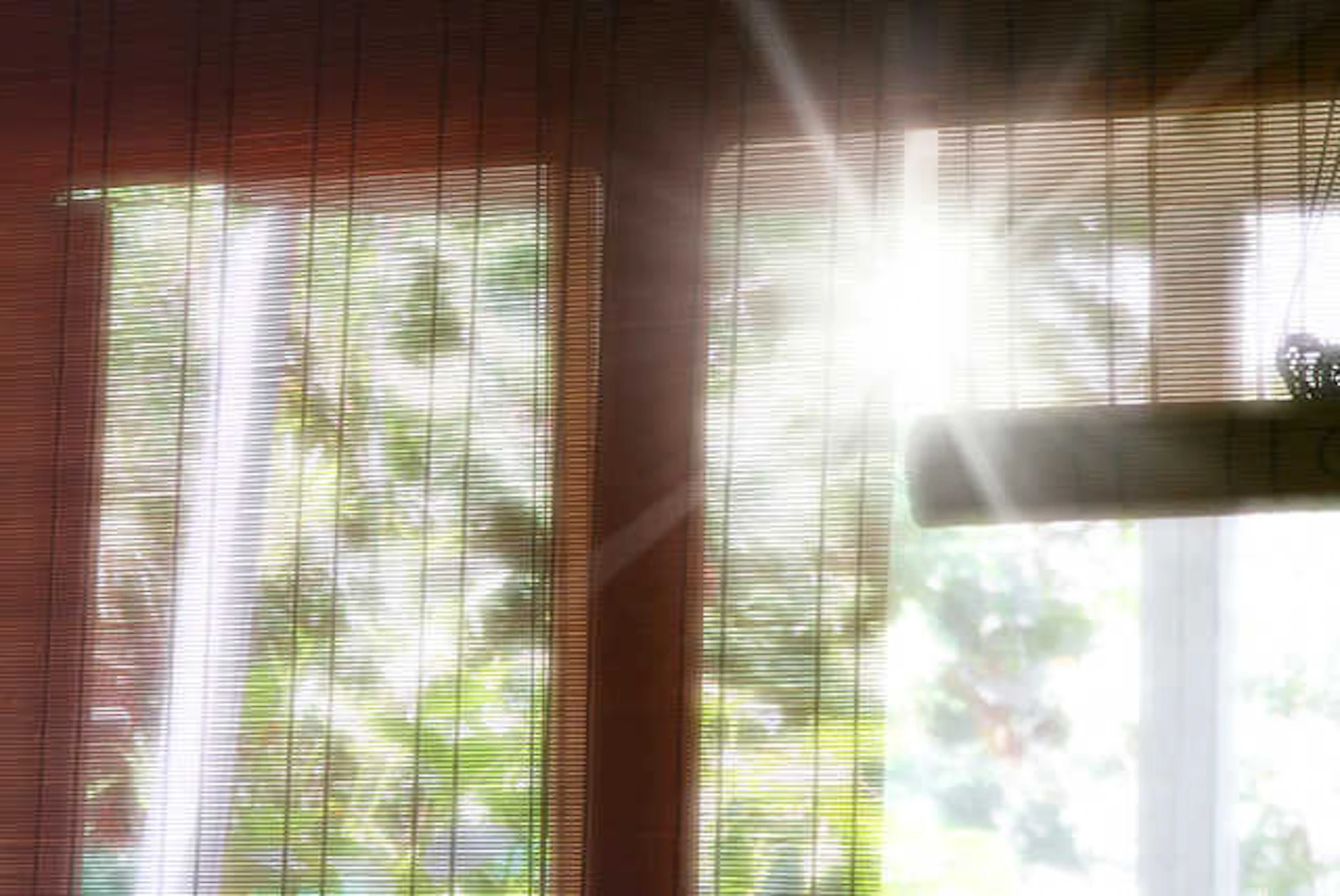 室内に吊るす簡単な方法