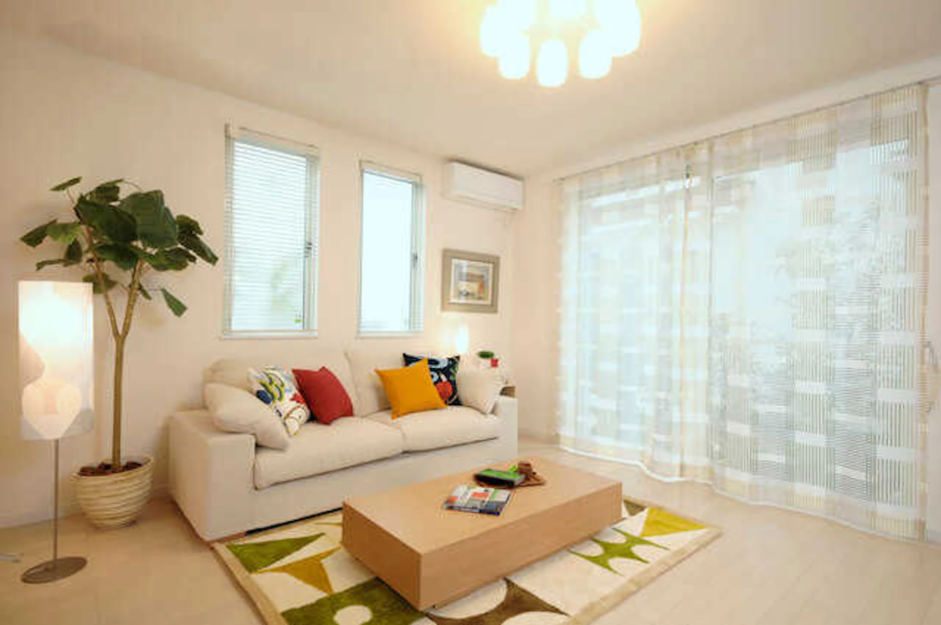 ポップなカラーを使う