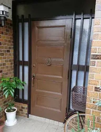 玄関扉の塗装工事