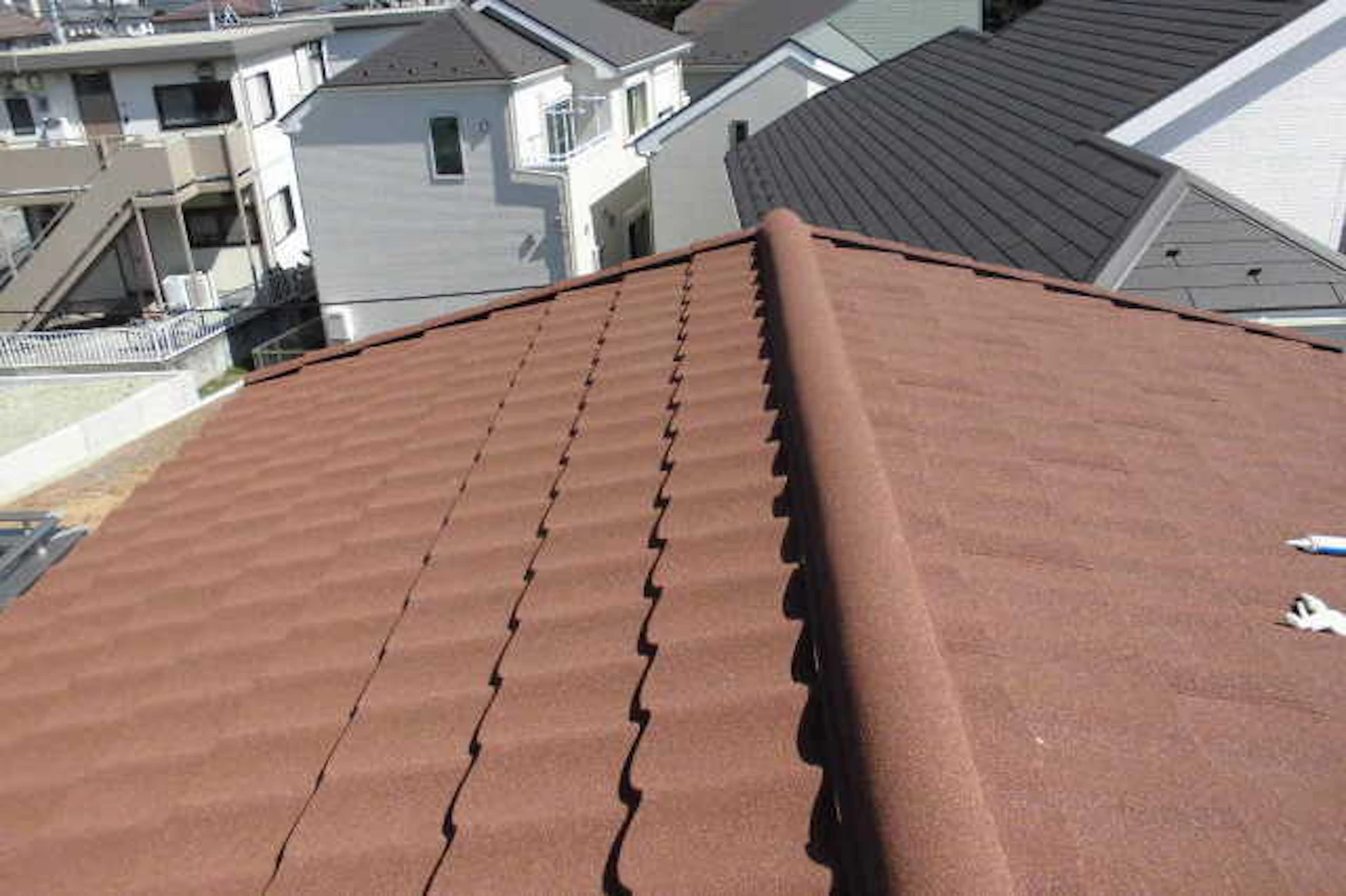 事例2 トタン屋根を瓦で重ね葺き