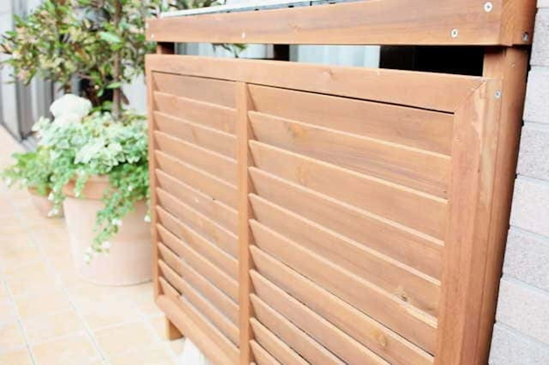 和風な室外機カバーを活用する