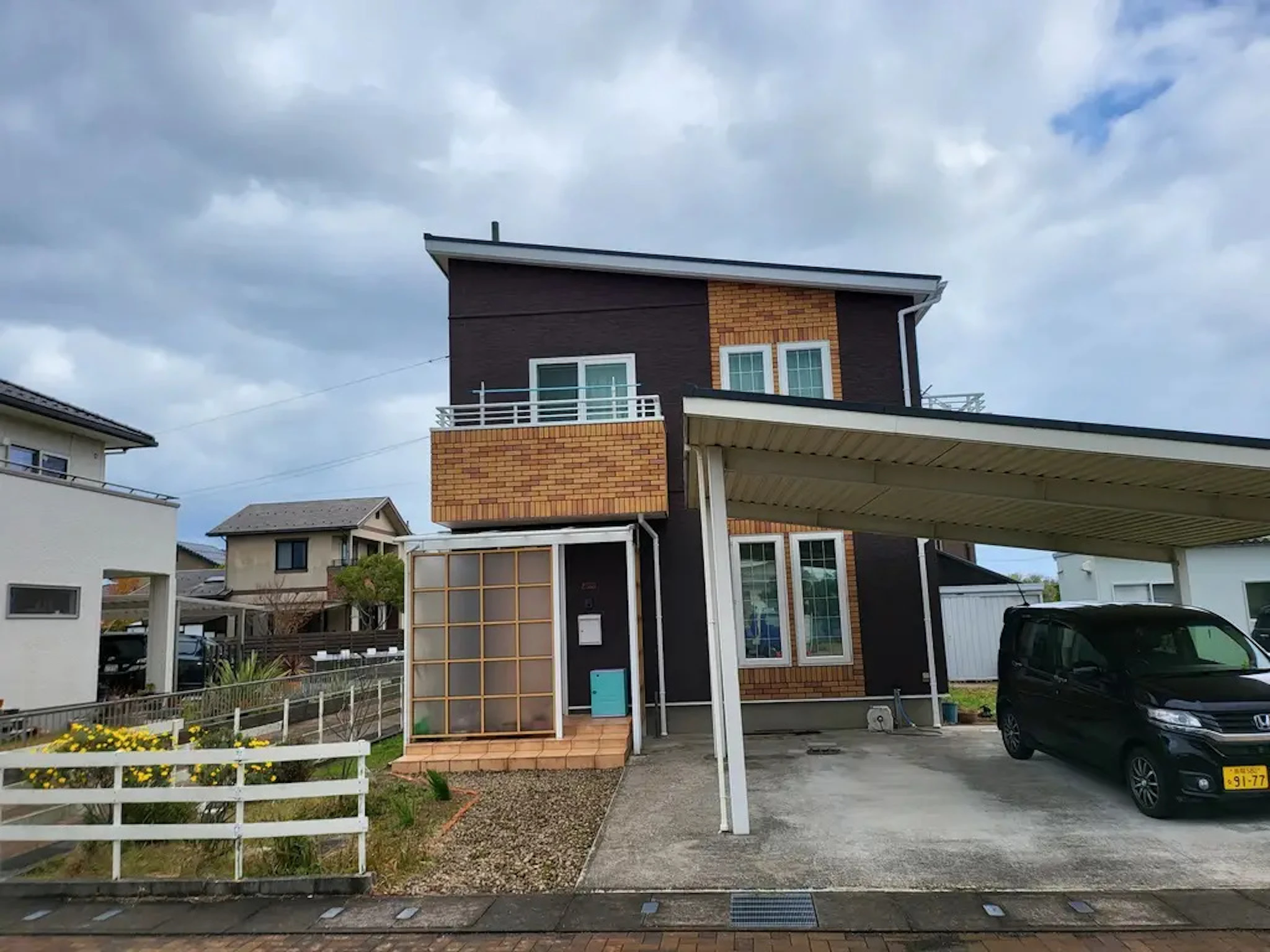 事例2 綺麗が長く続くレトロな外壁へ