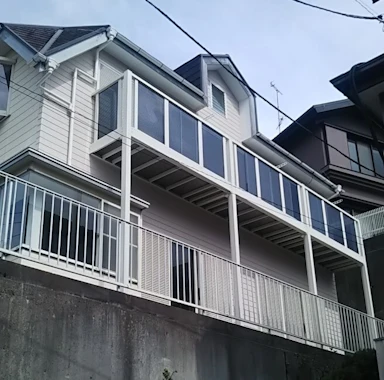  [20〜50万円] ポリカーボネート屋根を設置  [20〜50万円] バルコニー屋根の設置  [50〜100万円] こんなに便利♪テラスに屋根を設置！  [50〜100万円] ベランダ改修工事