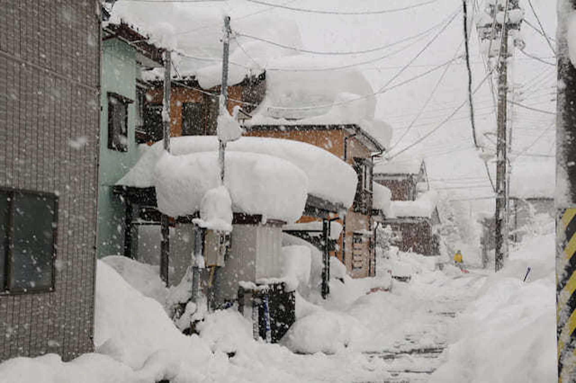 屋根に雪止めが必要な地域