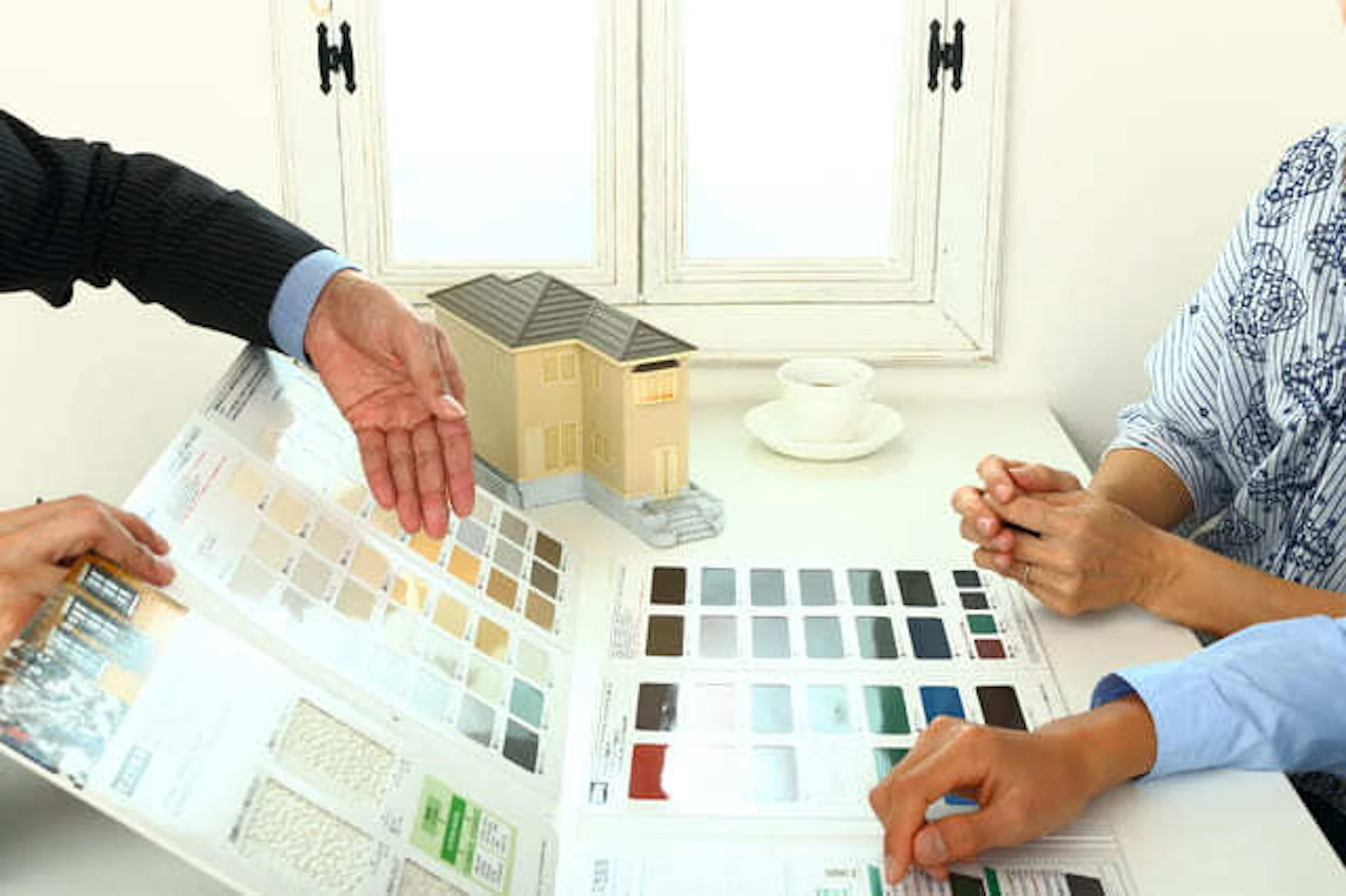 屋根塗装の塗料を選ぶ際のチェックポイントは？