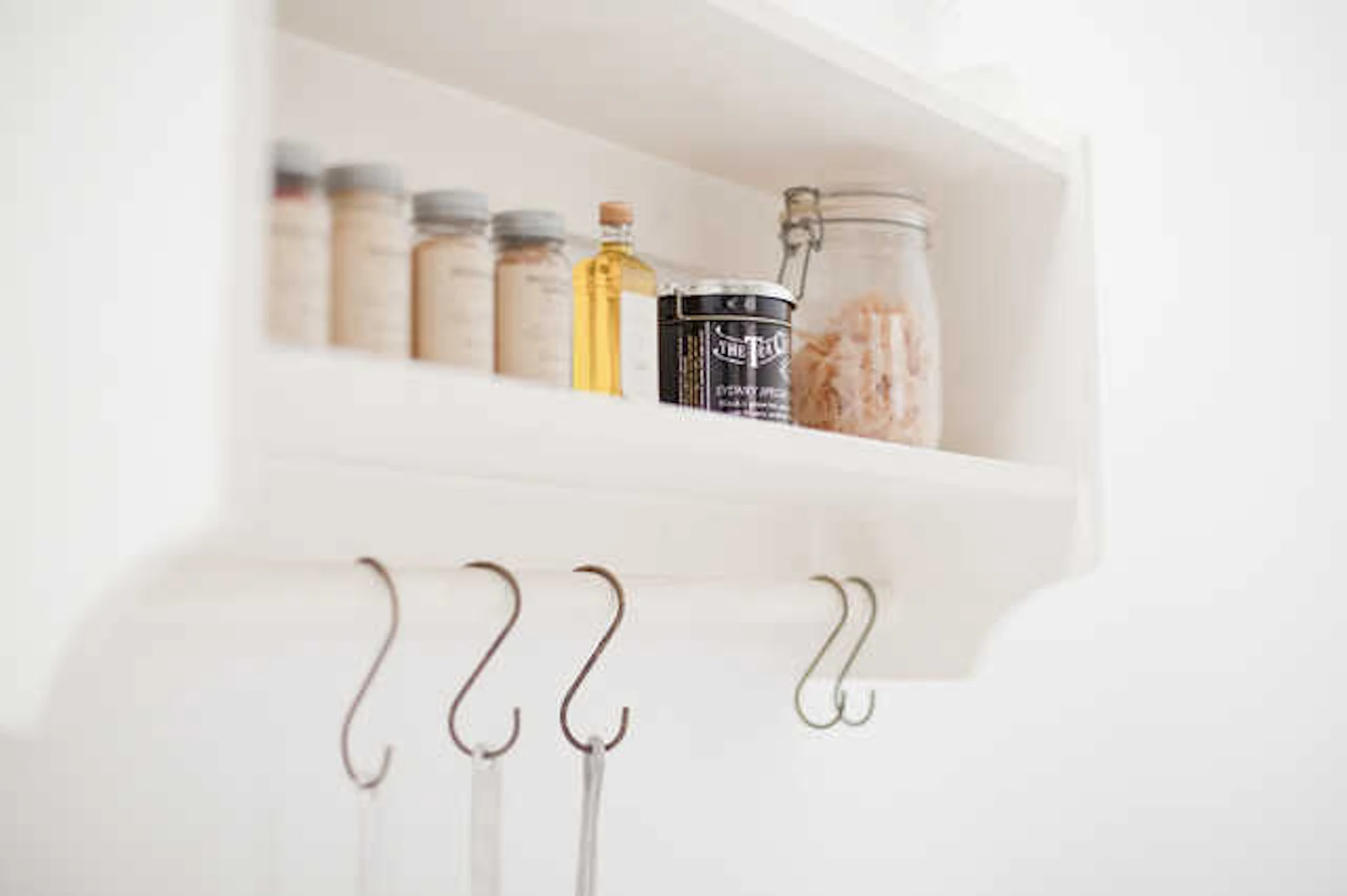 ワークトップ近くにスタメン調味料を配置