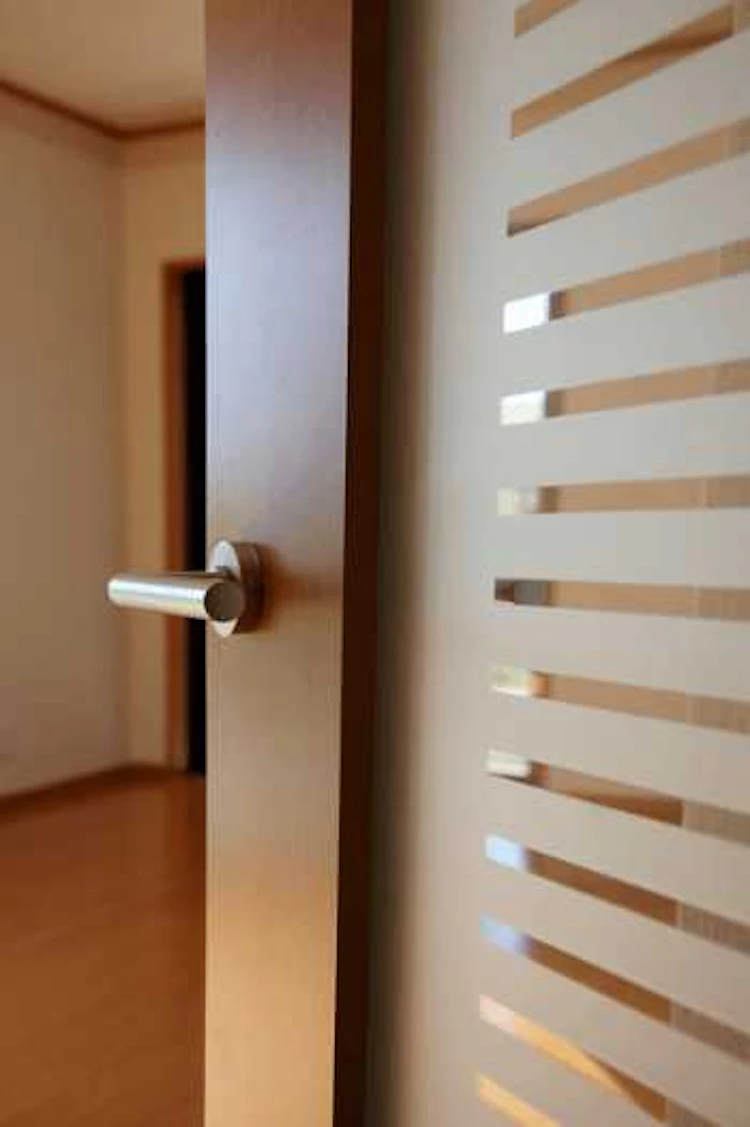 室内ドアは"開き戸・引き戸" どちらがいいの?リフォーム費用・部屋別の向いているドアの種類は?