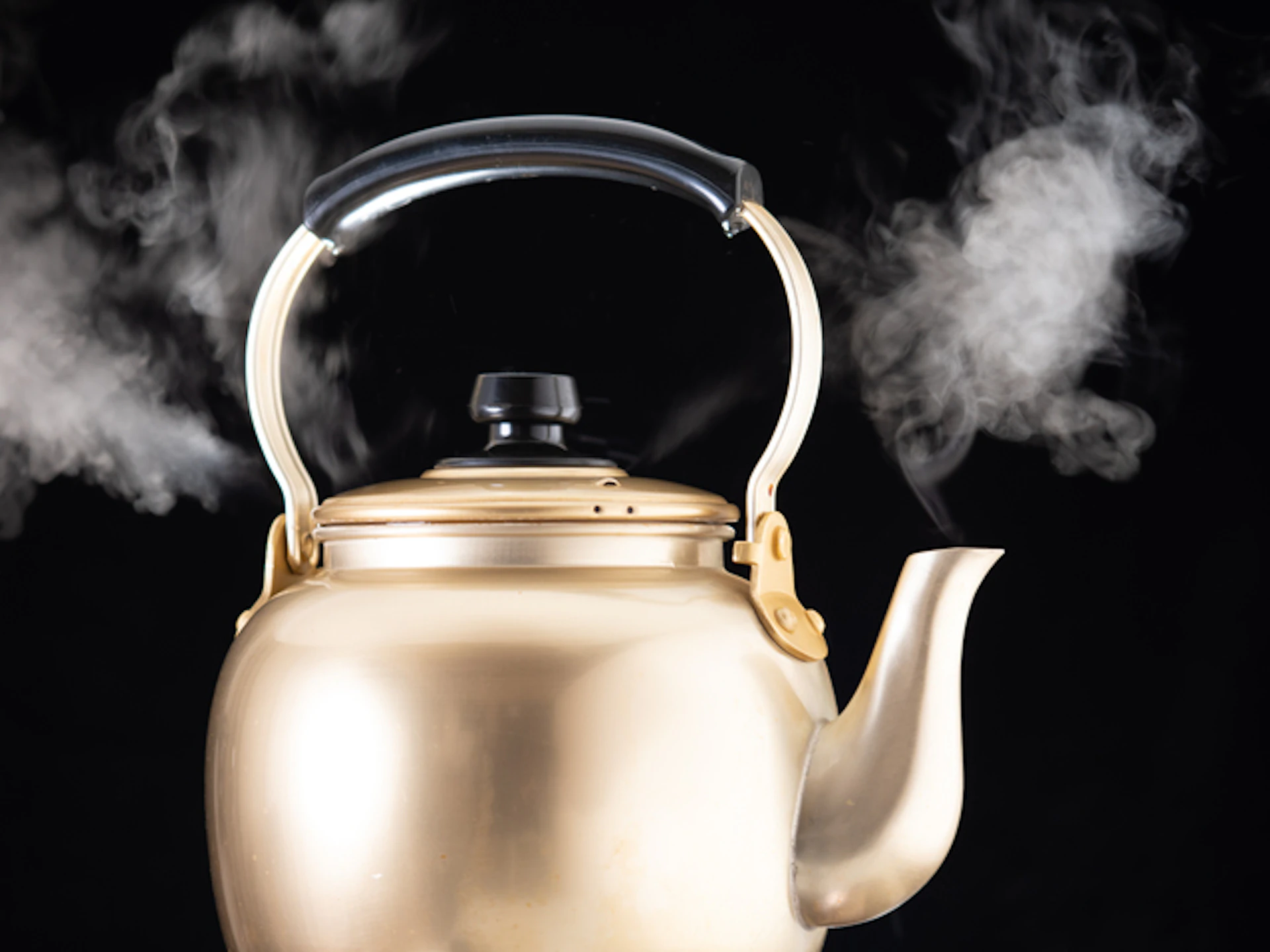 給湯器の凍結時にやってはいけないこと